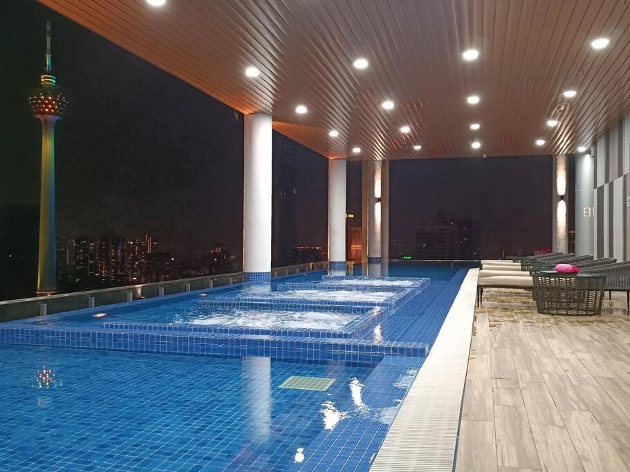 Cl 30A Super Kl View Infinity Pool Klcc Leilighet Kuala Lumpur Eksteriør bilde